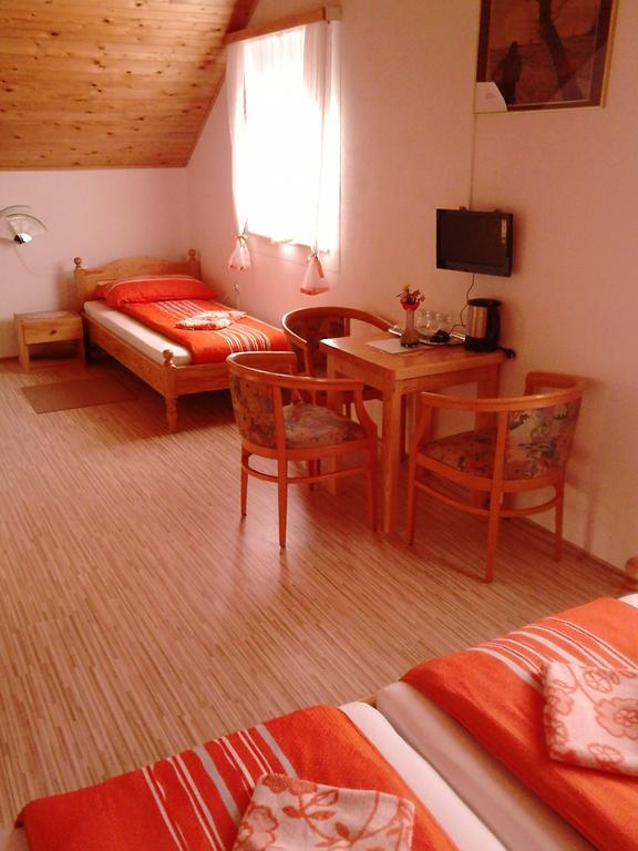 Rooms Josip Korenica Phòng bức ảnh