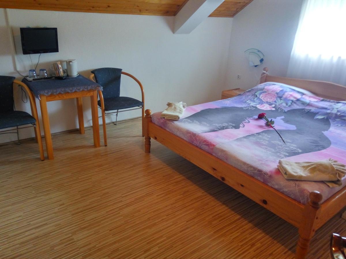Rooms Josip Korenica Ngoại thất bức ảnh